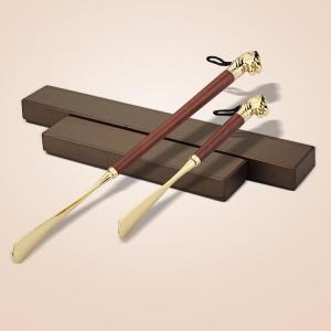 Zodiac Animal Head Design Long Shoe Horn