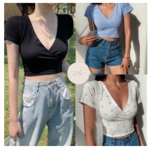 เสื้อเอวลอย คอวีลึกลายดอกไม้ เสื้อแขนสั้นผู้หญิง