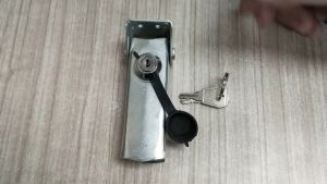 J122S11 BATTERY COVER LOCK MERCEDES ACTROS MP2 MP3 LORRY TRUCK AKSESORI