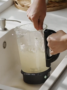 Bear小熊旗舰版 1500ML Automatic Soundless Multi-functional Juicer Machine Home Use Bean Paste Maker Child Food Preparation Milkshake Maker 小熊低音降噪破壁机豆浆机多功能智能预约榨汁机米糊机