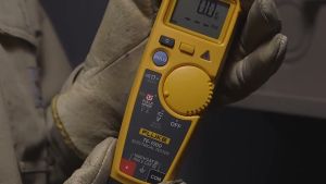 FLUKE 302+/303/305 Handheld Digital Clamp Multimeter AC/DC Clamp/Ammeter