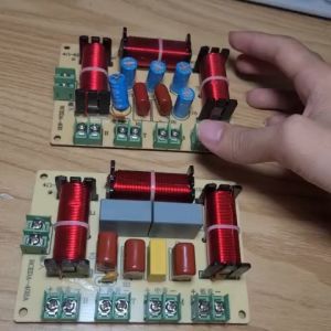 BỘ MẠCH PHÂN TẦN FUN ĐÔI NHỎ RCEDA402 - 2 BASS + 1 MID + 1 TRÉP - MẠCH PHÂN TẦN 4 ĐƯỜNG TIẾNG