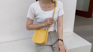 กระเป๋าสะพายไหล่ ราคาผิว 2 รับ 1 สีทึบ แนวตั้ง สี่เหลี่ยม กระเป๋าสะพายข้าง เรียบง่าย สไตล์ สำหรับกระเป๋าสะพายข้าง