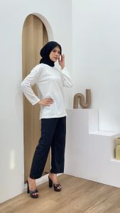 Kaos Oversize Lengan Panjang & Kaos Distro: Gaya Nyaman untuk Wanita