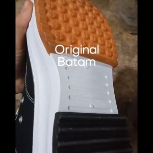 Taylor Sepatu Sneakers Trendy Wanita Fashion Sporty Sol Tinggi Anti Slip