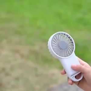 Quạt Mini Cầm Tay Có Thể Gập Lại Sạc USB Sử Dụng Trên Máy Tính Để Bàn Có Móc Thiết Kế Hoạt Hình Dùng Cho Leo Núi Ngoài Trời Văn Phòng Tại Nhà