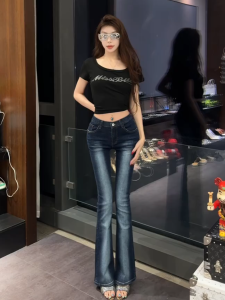 กางเกงยีนส์ทรงขาบานเอวต่ำสไตล์เกาหลีพร้อมแผ่นเสริมสะโพก กางเกงยีนส์ขาบานทรงขากระบอก ทรงขากระบอก ทรงเข้ารูป เอวสูง ทรงสลิมฟิต