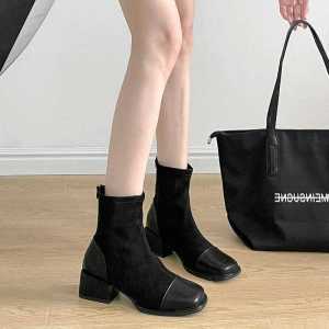 พลัสไซส์ ผู้หญิง รองเท้าบูท 41 ถึง 43 เท้าไขมันกว้าง 2024 รองเท้าส้นสูงใหม่ ฤดูใบไม้ผลิ ฤดูใบไม้ร่วง รองเท้าบูทมาร์ตินสั้นส้นต่ําสําหรับหญิงสาว