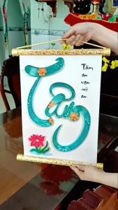 Tranh Thư Pháp In Trên Vải size 30x40cm – Nẹp Gỗ/Nhựa Mực In Cao Cấp Chống Nước Bền Màu