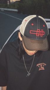 Trucker Hat H Logo - Motorsport Red On Black - Topi