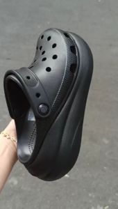 Dép Sục Cross clasic Crush đế xuồng cho nữ cao 7cm chuẩn xịn tặng 10 sticker màu đen