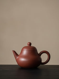 Small Handmade Chinese Style Tea Pot Ne Zha Clay Pear Level Pot Home Use Gongfu Tea Pot Red Clay Mini Tea Kettle for Brewing Tea