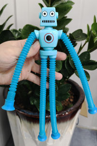 QUEZHOU | Glowing Suction Cup Giraffe Telescopic Stretch Toy