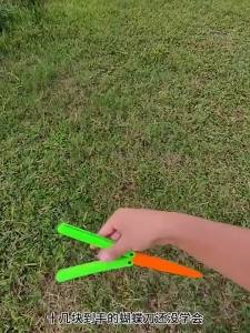Dao Bướm Cà Rốt Mô Phỏng In 3D Bằng Nhựa Đồ Chơi Dao Gấp Nhỏ Cho Trẻ Em Đạo Cụ Tập Luyện Hành Động Dành Cho Nhóm Tuổi 14+