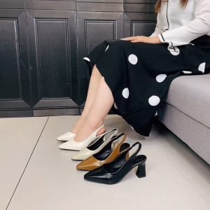 สไตล์ฝรั่งเศส รองเท้าผู้หญิงมืออาชีพ รองเท้าส้นสูงแฟชั่น2.76 นิ้ว เปิดนิ้วเท้าแบบรัดข้อเท้า รองเท้าหัวแหลม insแฟชั่นแมทช์ลุคง่าย