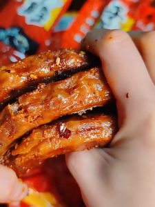 Hand-torn Roast Duck Neck Spicy Instant Whole Spiced Meat Casual Snack 精武手撕烤鸭脖香辣即食整根卤味肉类休闲零食40g