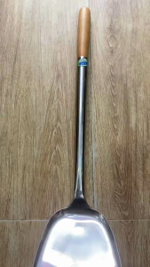 Sạn Xẻng xào inox cán gỗ cán inox chuyên dùng cho bếp công nghiệp nấu ăn chuyên nghiệp