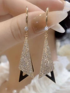 Elegant Geometric Diamond Embedded Long Hoop Earrings Women Fashion Trend 2025 New Style Luxury Sensation  out Alloy Engraved