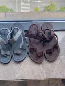 Men Adjustable Strap Flat Sandals Soft Thick Sole Anti Slip Outdoor Walking Sandals