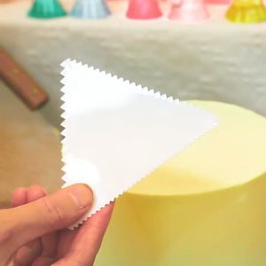 [Datz] Cream Scraper Smoother Irregular Teeth Edge Cake Palette Knife Spatulas 奶油刮刀脱模刀 Pengikis Aising - KW29