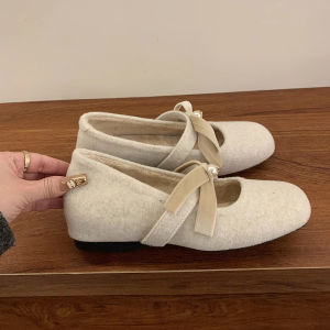 รองเท้า Mary Janes สไตล์ฝรั่งเศส สำหรับผู้หญิง ฤดูใบไม้ผลิ 2025 รองเท้าลำลองแบบสวมสบาย ทรงหัวเหลี่ยม พื้นนุ่ม ดีไซน์เก๋ไก๋