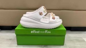 DÉP QUAI NGANG ĐẾ XUỒNG NHỰA ĐI MƯA CROCS CRUSH CHO NỮ MÀU TRẮNG