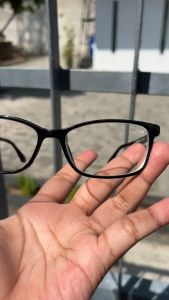 Kacamata Lensa Minus untuk Rabun Jauh & Penglihatan Jarak Jauh