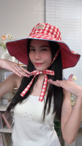 [W0294] หมวกปีกกว้างกันแดดลายสก็อต ปักป้ายอักษร มีเชือกผูกคาง ใส่ได้ 2 ด้าน  สีสวยน่ารัก หมวกบักเก็ต