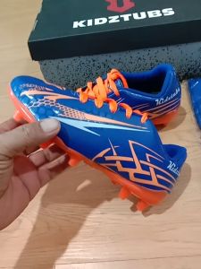 Paket Komplit Sepatu Bola Anak Usia 6-10 Tahun