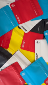 100pcs Mylar 3.5g stand-up ซิปล็อค กันกลิ่น สีหลากหลาย สำหรับของแห้ง herbs spice