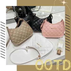 Zishop  พร้อมส่ง ในไทย กระเป๋าสะพายข้าง งานแฟชั่นสวยๆ จึ้งๆ ดีเทลลายตาราง ติดอะไหล่สีทองเพิ่มความหรูหรา มีมาหลายสี ใบเล็กกระทัดรัด กำลังดี ถือง่าย หยิบใช้งานได้บ่อยๆ