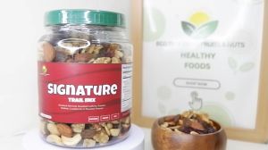Signature Trail Mix Snacks (Mixture of Dried Fruits and Nuts)
