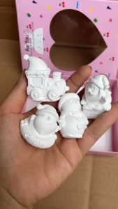 Set quà Noel Set tượng cỗ xe giáng sinh Santa người tuyết tô tượng Smart Baby