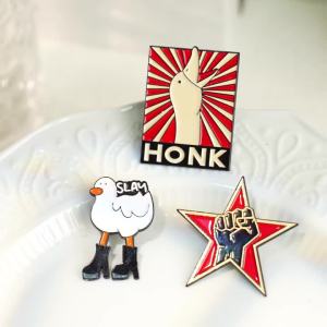 Red Star Fist Enamel Pins Rock Band Brooches Lapel Badges 90S Anti-war Music Jewelry Gift for Fans Friends