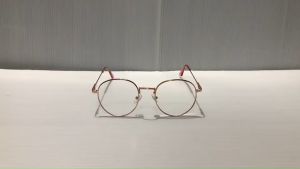 KBN Happy Glasses Super Blue Block แว่นตา กรองแสงสีฟ้า แสงยูวี กรอบสีโรสโกลด์ เลนส์ใส ขาสปริง แว่น สวยเท่ ใส่สบาย เพื่อสุขภาพที่ดีของดวงตาคุณ