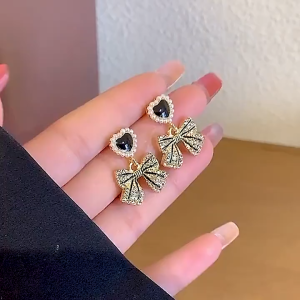 GL 18K GOLD Fashion Black Love Pearl Bowknot Zircon Temperament Earrings ES69138