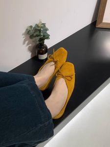 รองเท้าบัลเลต์หัวเหลี่ยมสไตล์ฝรั่งเศสสำหรับผู้หญิง ฤดูใบไม้ผลิ 2025 รองเท้าส้นแบนแบบสวมสบาย รองเท้าแต่งงานในชีวิตประจำวัน