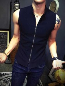 เสื้อกั๊กแขนกุดผู้ชาย ทรงสลิมฟิต คอตั้ง ระบายอากาศได้ดี แฟชั่นฤดูร้อน สำหรับผู้ชาย ชุดกีฬา ชุดทำงาน ชุดลำลอง