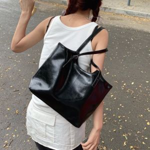 Large Capacity Underarm Bag Womens 2024 New Arrival Fashion Commuter Shoulder Bag Fancy Niche Style Easy Matching Tote Bag