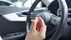 Intelligent Infrared Car Phone Holder Wireless Charger Mobile Phone Holder Air Vent Clip for iPhone Samsung Xiaomi Universal