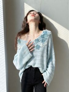 Beautiful V-Neck Knitwear With 3D Floral Design