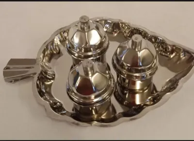 Brass leaf shaped kumkum chimil/brass kunguma chimil/gold colour simil for pooja purpose/brass leaf pan aarthi