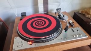 แผ่นรองแผ่นเสียง ลายก้นหอยแดงดำ Turntable Felt Slipmat 12" LP vinyl record