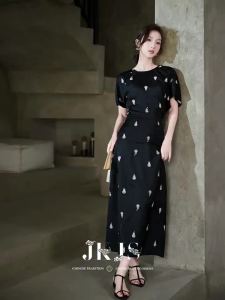 JK＆JS | Hulusiu Jue Lie Wen Silk Crepe De Chine Slim Fit Black Dress