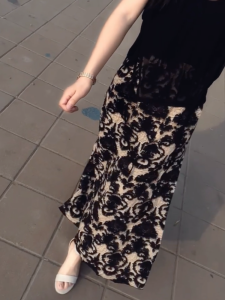 MANMI | Chân Váy Xẻ Cao Phong Cách Retro In Hoa Đính eo cao giúp giam cân