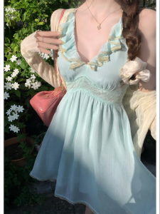 BAISHUINV | Antique Alice Style Lace V-Neck Halter Neckline Dress