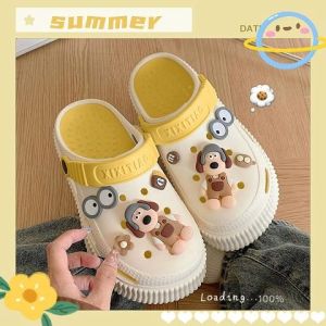 QDshop มาใหม่มาก รองเท้าแตะแบบสวมแฟชั่น ฟรีตัวติดจิ๊บบิทน่ารักมาก แฟชั่นสวย พื้นนิ่มสวมสบาย แมทช์ชุดง่ายมาก สีสวยสดใส งานน่ารักแบบนี่ ต้องตำแล้วมั้ย คุ้มค่าคุ้มราคามากก