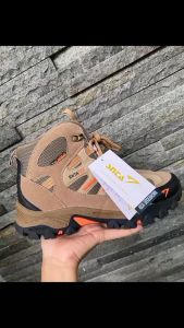 Sepatu Gunung Pria/Wanita Hiking SNTA 493 Krem