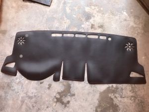 Thảm taplo da vân carbon cao cấp Toyota Cross