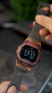 Jam Tangan Pria Casio G-Shock G-Squad GBD-200SM-1A5 Vital Bright Series Digital Black Dial Grey Resin Strap